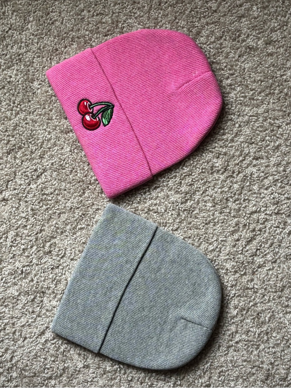NWT🍒💕🩶 Pink Cherry Embroidered Beanie Hat 2 Pc Set🩶💕🍒